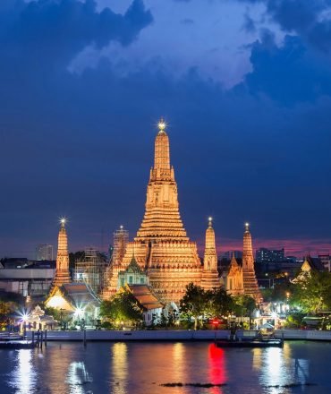 Wat Arun Ratchavararam Tempal of Dawn, Bangkok, Thailand, Asia